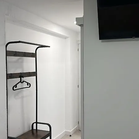 Nv Airport Hostel