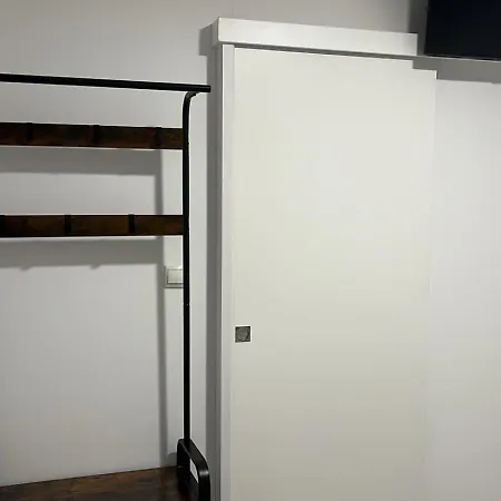 אכסניה Nv Airport *